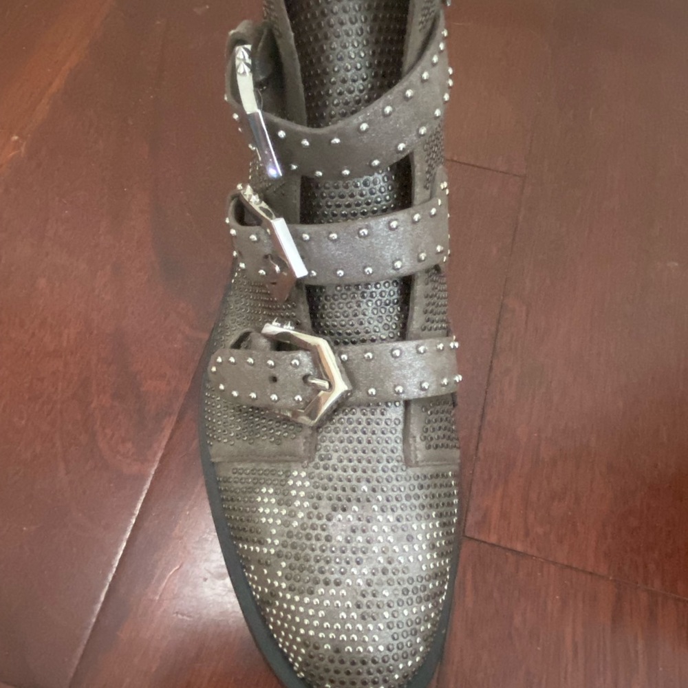 Gianni Bini  studded New silver Booties size 8.5 no box beautiful!